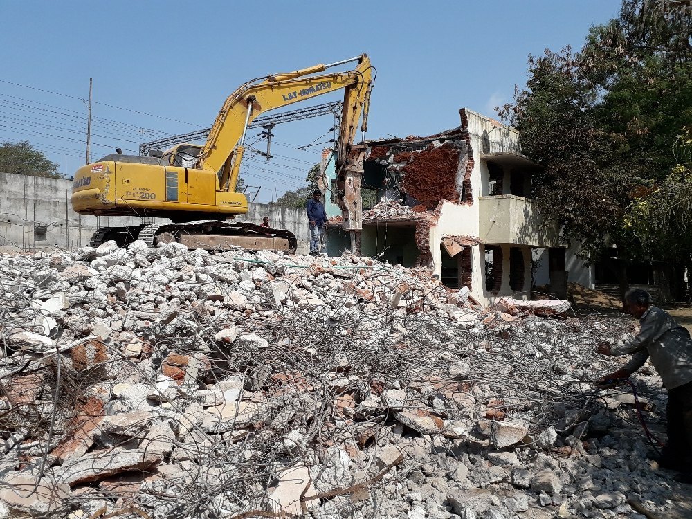 Building Demolition Service Contractors in Hyderabad Hasim Nagar 9492964400
